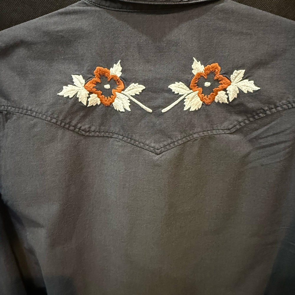 Howler Brothers Charcoal Shirt w/ Hibiscus Flowers - Floral Embroidery - MEDIUM - Picture 9 of 11